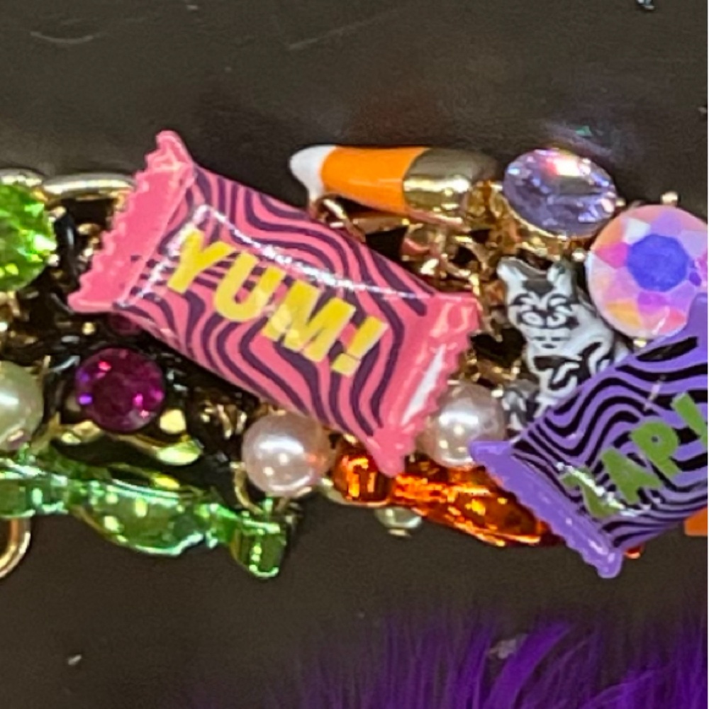 NWT ⚜️🍭⚜️ BETSEY JOHNSON GHOUL FRIENDS CANDY TOGGLE BRACELET MULTI - Picture 7 of 8